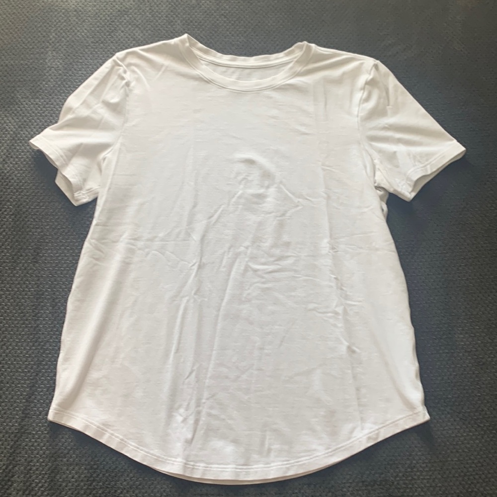 Lululemon Hold Tight Short-Sleeve Shirt. Size 6. Color White.